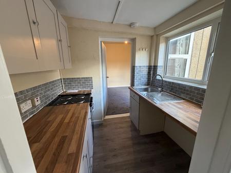 2 bedroom Terraced House to let in Empress Road, Wrexham, LL13