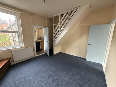 2 bedroom Terraced House to let in Empress Road, Wrexham, LL13