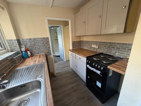 2 bedroom Terraced House to let in Empress Road, Wrexham, LL13