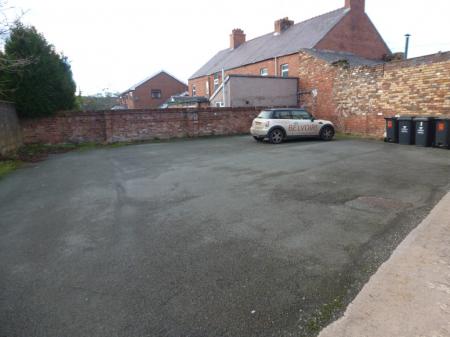 1 bedroom Flat to let in Hall Street, Rhosllanerchrugog, LL14