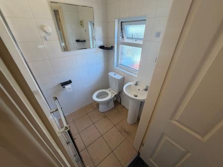 4 bedroom Terraced House for sale in New Road, Wrexham, LL11