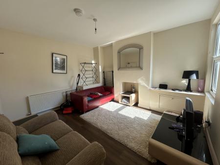 4 bedroom Terraced House for sale in New Road, Wrexham, LL11