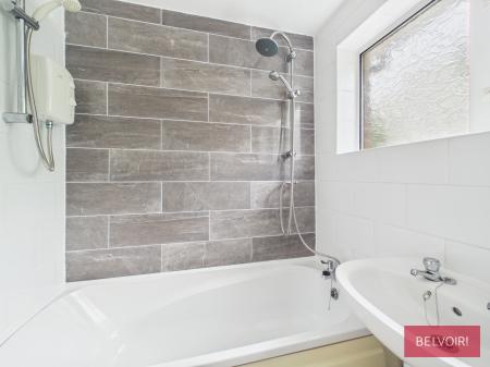 3 bedroom Terraced House for sale in Dean Road, Wrexham, LL13