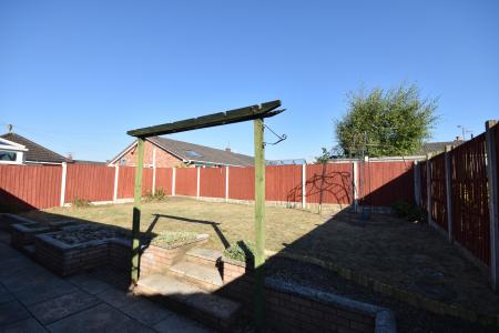 3 bedroom Bungalow to let in Ffordd Alun, Wrexham, LL12