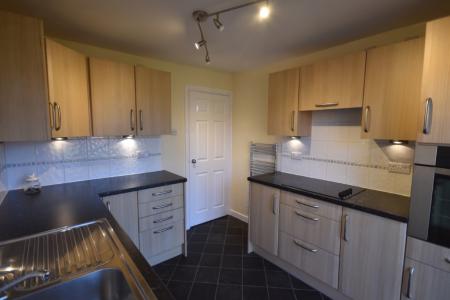 3 bedroom Bungalow to let in Ffordd Alun, Wrexham, LL12