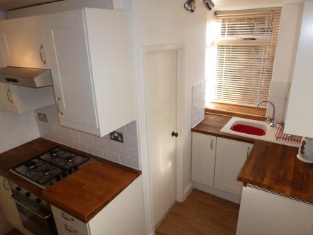 2 bedroom Semi-detached house to let in New Road, Coedpoeth, LL11