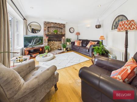 4 bedroom Detached house for sale in Orchard Gardens, Wrexham, LL11