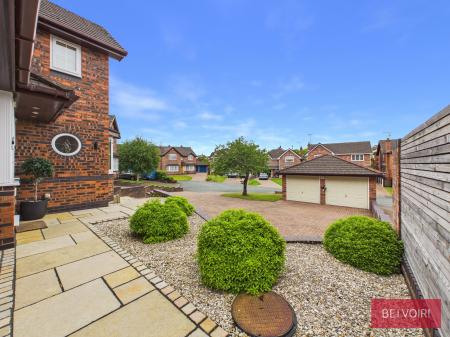 4 bedroom Detached house for sale in Orchard Gardens, Wrexham, LL11