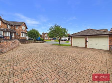 4 bedroom Detached house for sale in Orchard Gardens, Wrexham, LL11