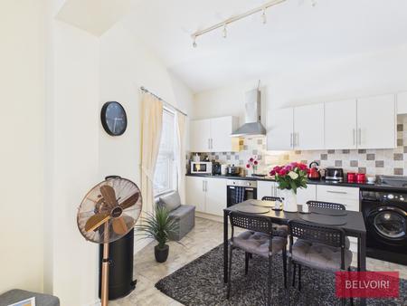 2 bedroom Flat to let in Rhosddu Road, Rhosddu, LL11