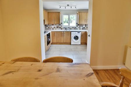2 bedroom Flat to let in Harwoods Lane, Rossett, LL12