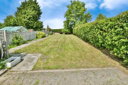 2 bedroom Flat to let in Harwoods Lane, Rossett, LL12