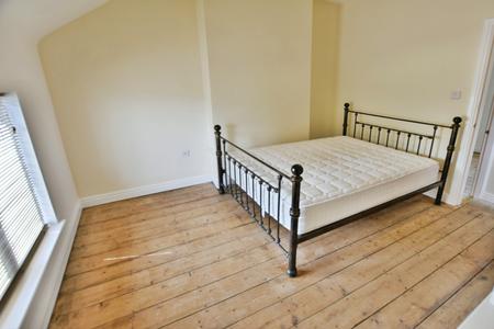 2 bedroom Flat to let in Harwoods Lane, Rossett, LL12