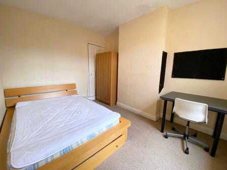2 bedroom Terraced House for sale in Grasmere Street, Leicester, LE2