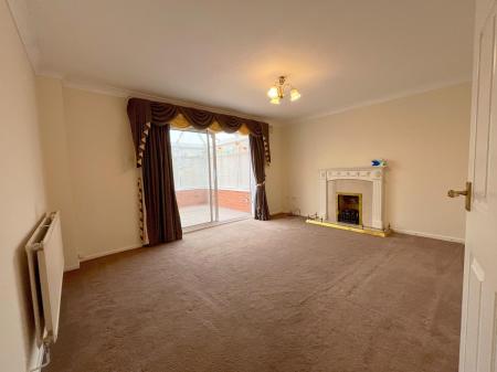 4 bedroom Detached house for sale in James Gavin Way, Oadby Grange, Leicester, LE2