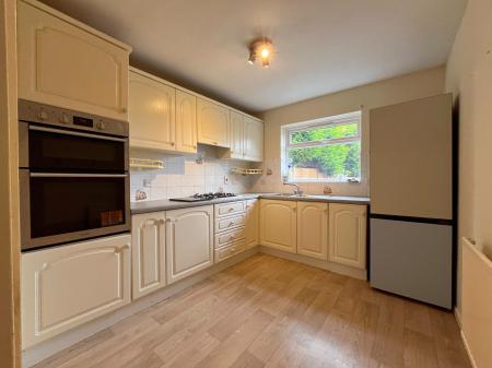 4 bedroom Detached house for sale in James Gavin Way, Oadby Grange, Leicester, LE2