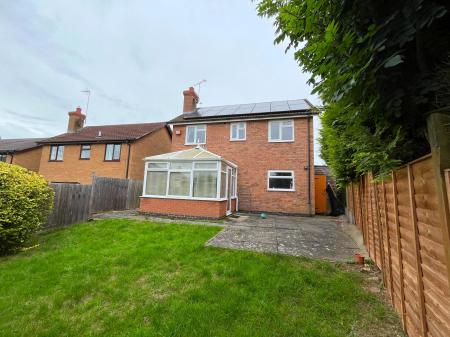 4 bedroom Detached house for sale in James Gavin Way, Oadby Grange, Leicester, LE2