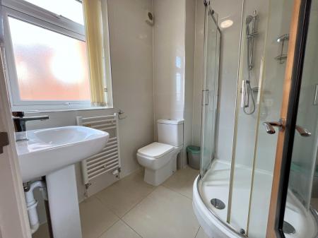 4 bedroom Semi-detached house to let in Abingdon Road, Clarendon Park, Leicester, LE2