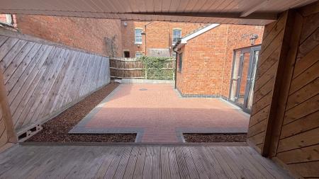 4 bedroom Semi-detached house to let in Abingdon Road, Clarendon Park, Leicester, LE2