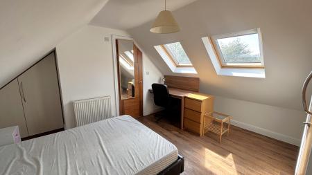 4 bedroom Semi-detached house to let in Abingdon Road, Clarendon Park, Leicester, LE2