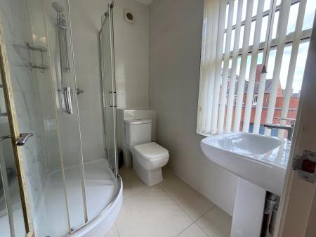 4 bedroom Semi-detached house to let in Abingdon Road, Clarendon Park, Leicester, LE2