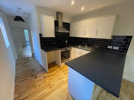 1 bedroom Flat to let in Clarendon Park Road, Clarendon Park, Leicester, LE2
