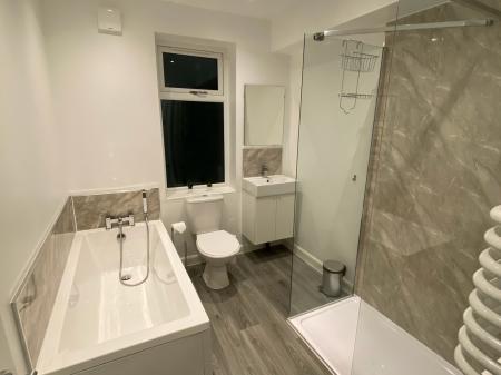 6 bedroom Semi-detached house to let in Duncan Road, Aylestone, Leicester, LE2