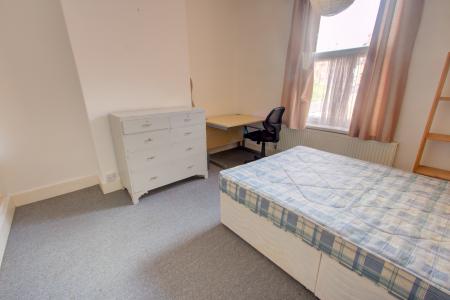 3 bedroom Terraced House to let in Edward Road, Clarendon Park, Leicester, LE2