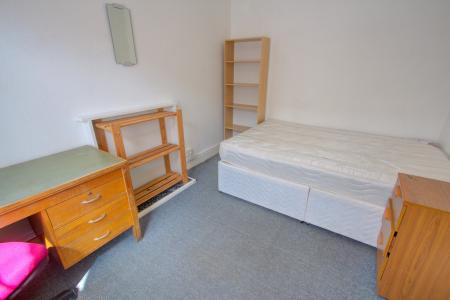 3 bedroom Terraced House to let in Edward Road, Clarendon Park, Leicester, LE2