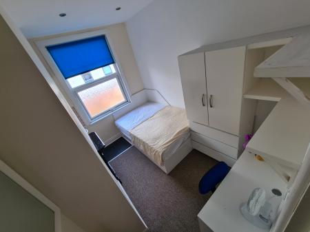 4 bedroom Terraced House to let in Welford Road, Clarendon Park, Leicester, LE2