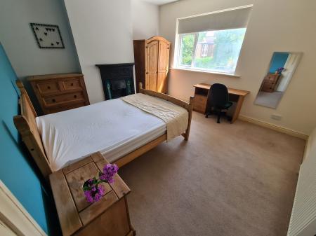 4 bedroom Terraced House to let in Welford Road, Clarendon Park, Leicester, LE2