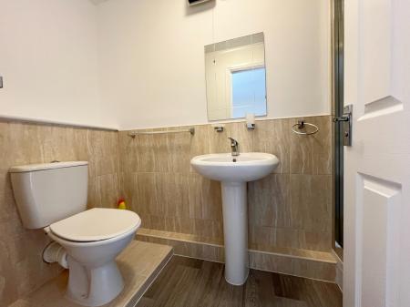 2 bedroom Flat to let in Aylestone Road, Aylestone, Leicester, LE2