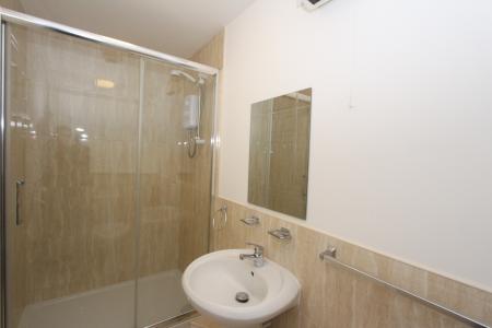 2 bedroom Flat to let in Aylestone Road, Aylestone, Leicester, LE2