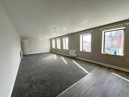 2 bedroom Flat to let in Aylestone Road, Aylestone, Leicester, LE2