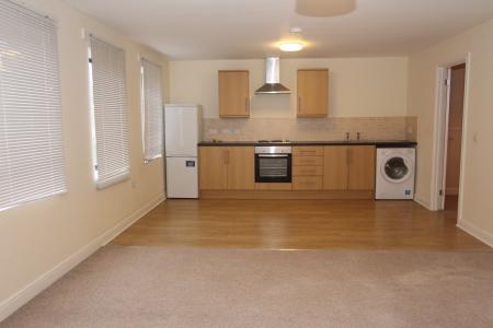 2 bedroom Flat to let in Aylestone Road, Aylestone, Leicester, LE2