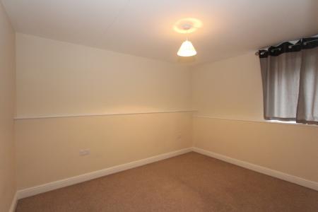2 bedroom Flat to let in Aylestone Road, Aylestone, Leicester, LE2