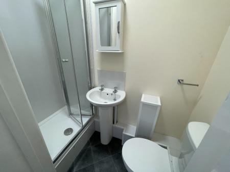 1 bedroom Flat to let in Montague Road, Clarendon Park, Leicester, LE2