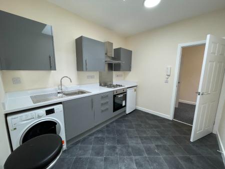 1 bedroom Flat to let in Montague Road, Clarendon Park, Leicester, LE2