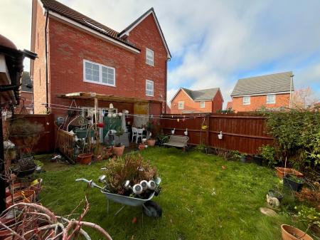 4 bedroom Semi-detached house for sale in Gregory Way, Wigston, LE18