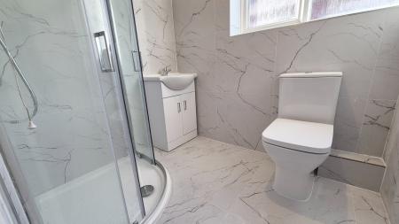 2 bedroom Maisonette to let in Wollaton Road, Wollaton, Nottingham, NG8