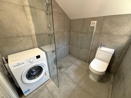 2 bedroom Terraced House to let in Cradock Road, Clarendon Park, Leicester, LE2
