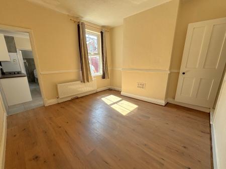 2 bedroom Terraced House to let in Cradock Road, Clarendon Park, Leicester, LE2