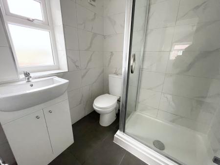 1 bedroom Flat to let in Medina Road, Leicester, LE3