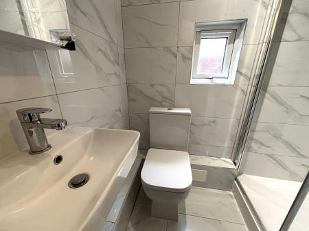 1 bedroom Ground floor flat to let in Knighton Road, Clarendon Park, Leicester, LE2