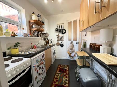 1 bedroom Flat to let in Clarendon Park Road, Clarendon Park, Leicester, LE2