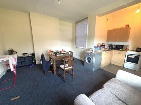 1 bedroom Flat to let in Lower Hastings Street, Leicester, LE1