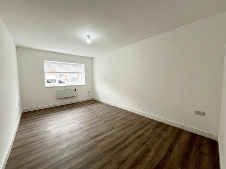 1 bedroom Flat to let in Medina Road, Leicester, LE3