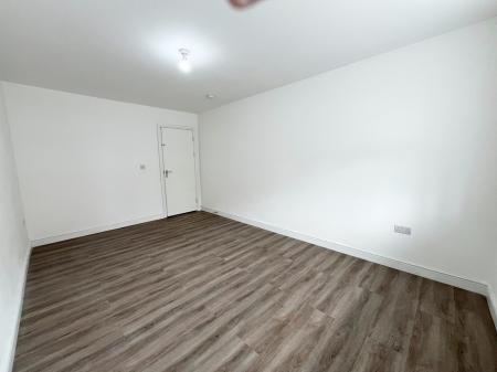 1 bedroom Flat to let in Medina Road, Leicester, LE3