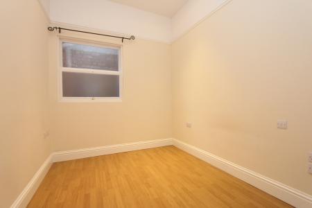 1 bedroom Flat to let in Clarendon Park Road, Clarendon Park, Leicester, LE2