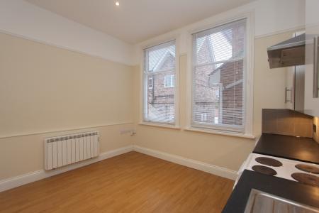 1 bedroom Flat to let in Clarendon Park Road, Clarendon Park, Leicester, LE2